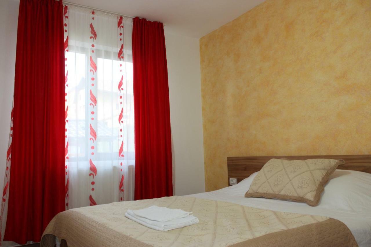 Perla Muntilor Hotell Ranca Exteriör bild