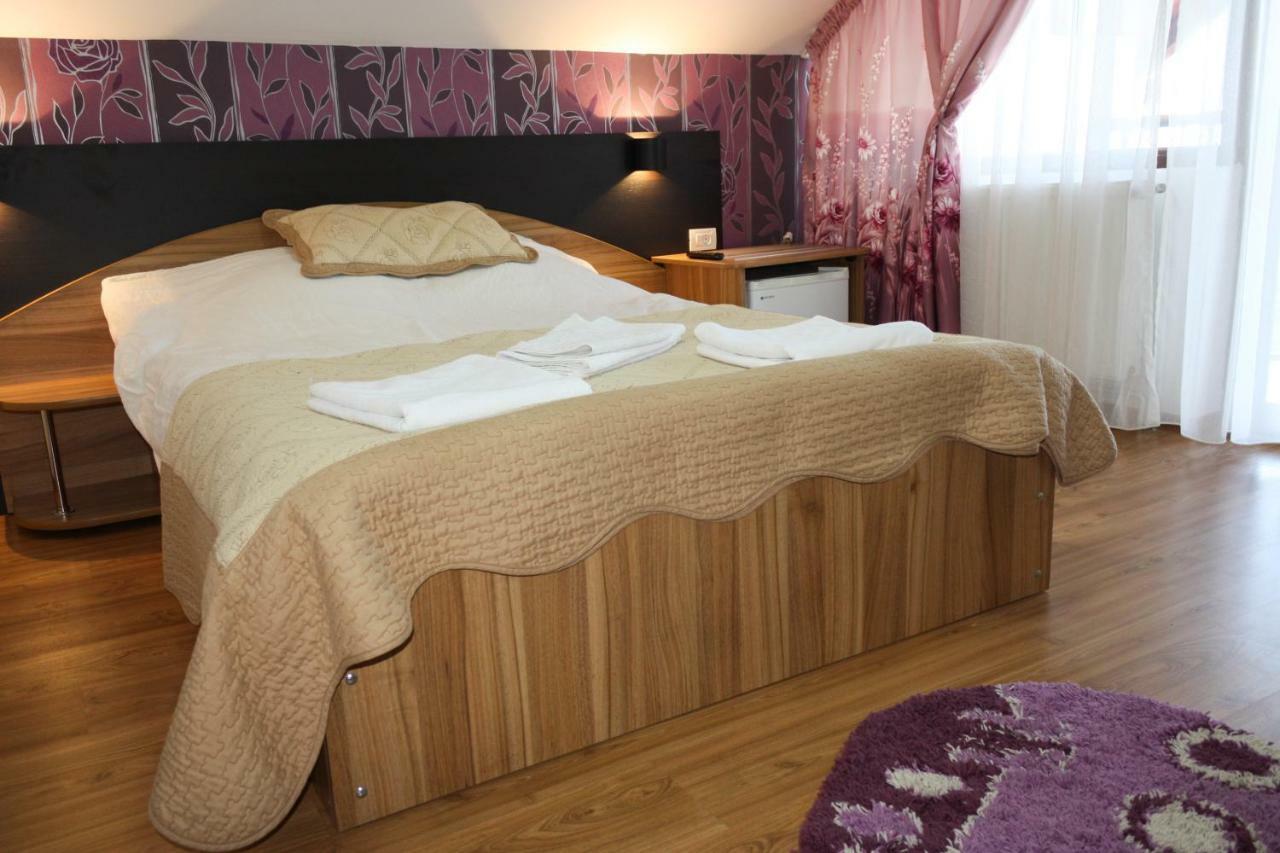 Perla Muntilor Hotell Ranca Exteriör bild