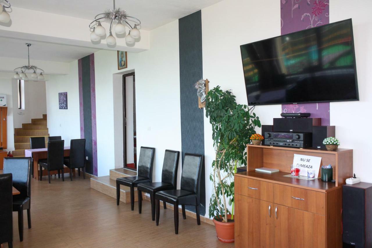 Perla Muntilor Hotell Ranca Exteriör bild
