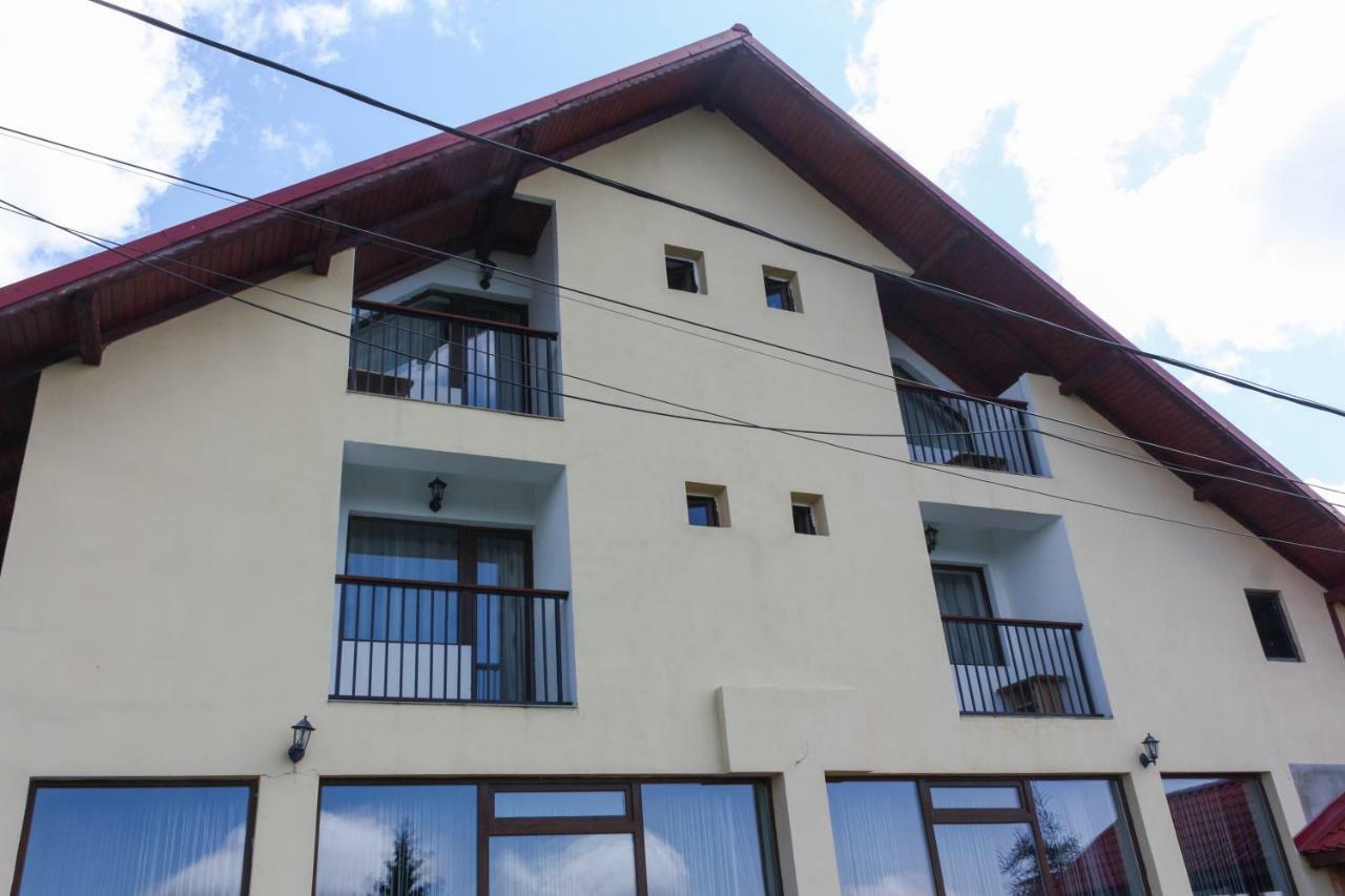 Perla Muntilor Hotell Ranca Exteriör bild